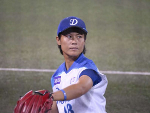 里 綾実 選手